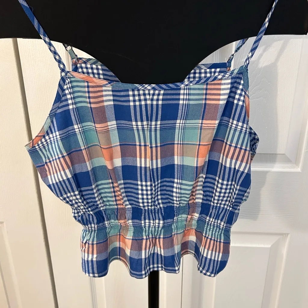NWT! Cinched Crop Top with adjustable straps - Image 2