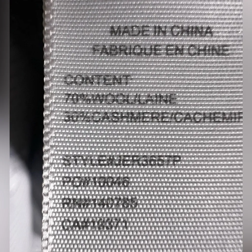 Brochu Walker Grey Cashmere Blend Sweater With White Collared Shirt XS - Image 9