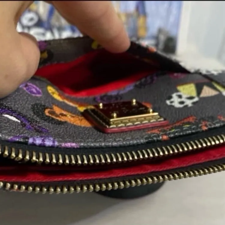 Disney parks x dooney & bourke villains Mickey Mouse ear hat crossbody purse - Image 7