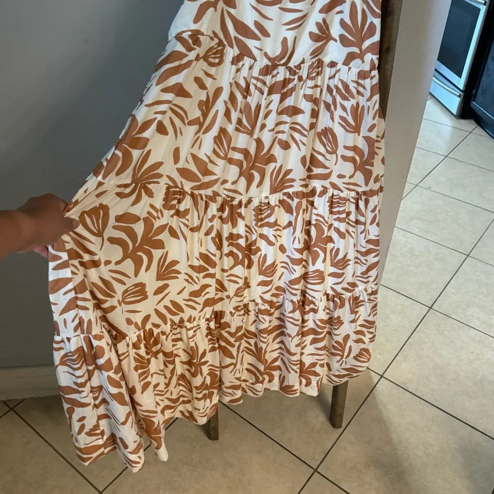 New Women’s sleeveless dress
Size Large 
Brand is Forever 21 - Image 5