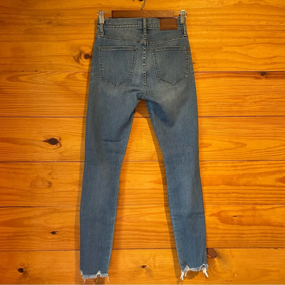 9" Mid Rise Skinny Jeans in Frankie Wash: Torn Knee Edition 25 - Image 4
