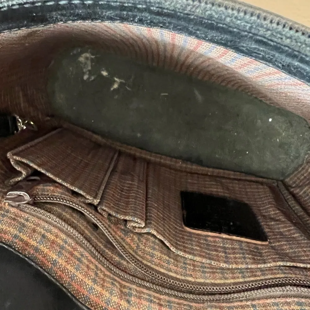 Vintage  leather Shoulder Bag with pockets inside - Image 7