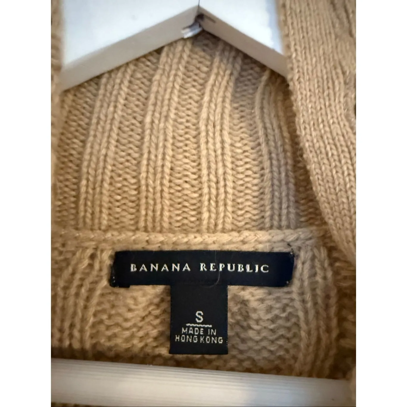 Banana Republic Angora Lambswool cableknit button neck sweater small - Image 4