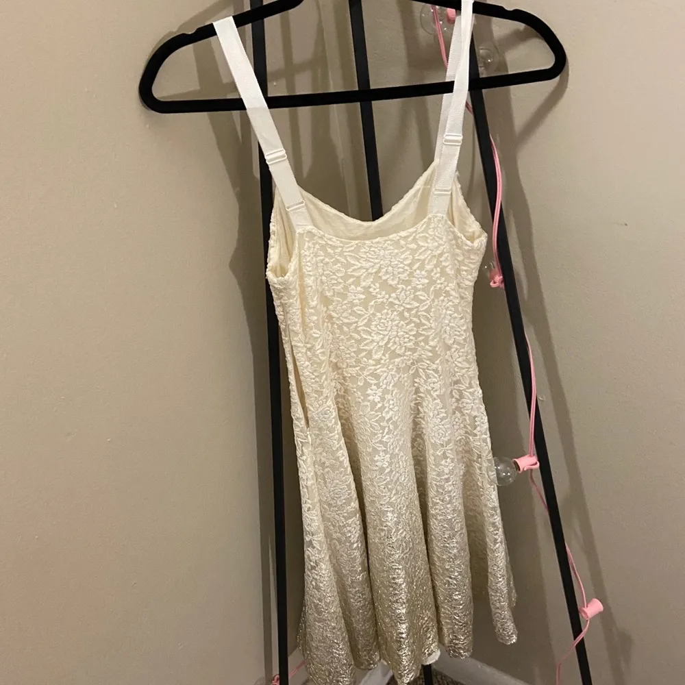Cream Lace Shine Ombré Dress - Image 3