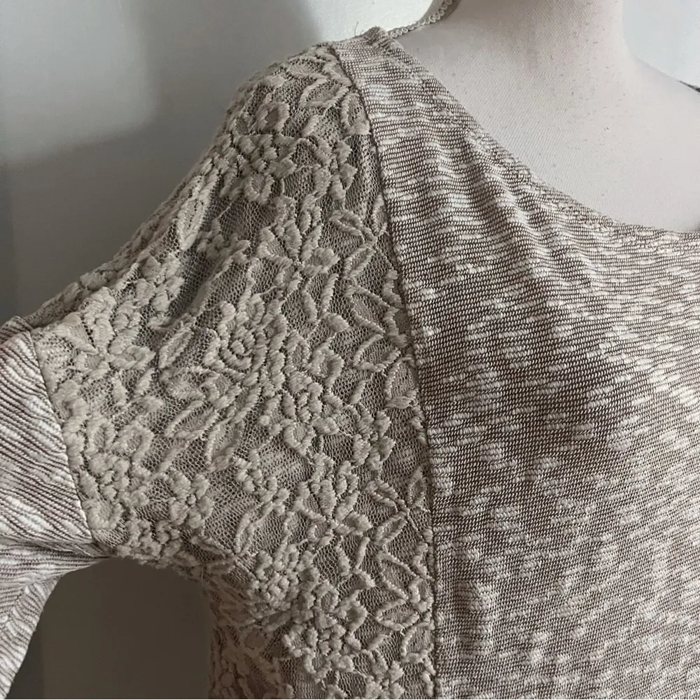 Chico’s • Tan Beige Boucle Blouse Scoop Neck - Image 2