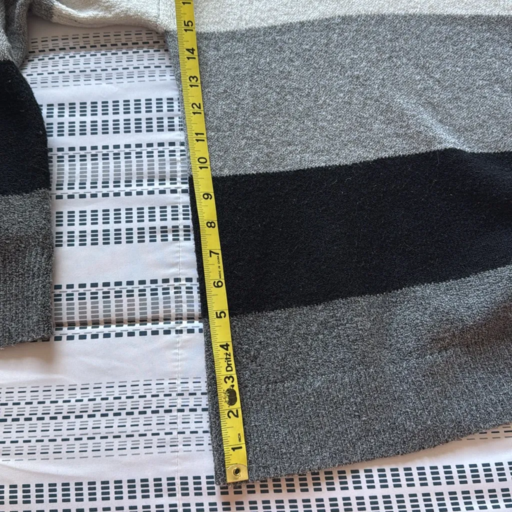 EUC Time and Tru Grey Striped Crewneck Sweater, Size Small Gray - Image 7
