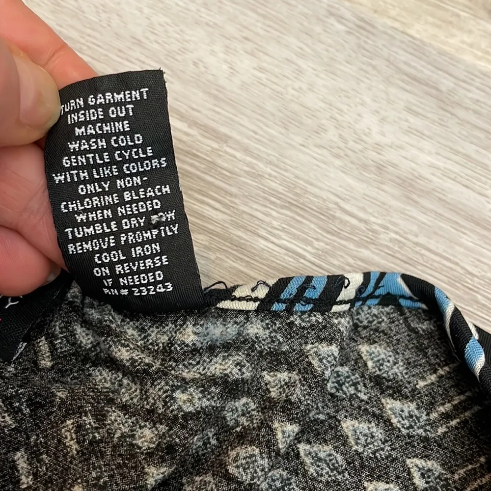 New York & Co Black Blue White Print 3/4 Sleeve Surplice Neck Blouse Size Large - Image 8