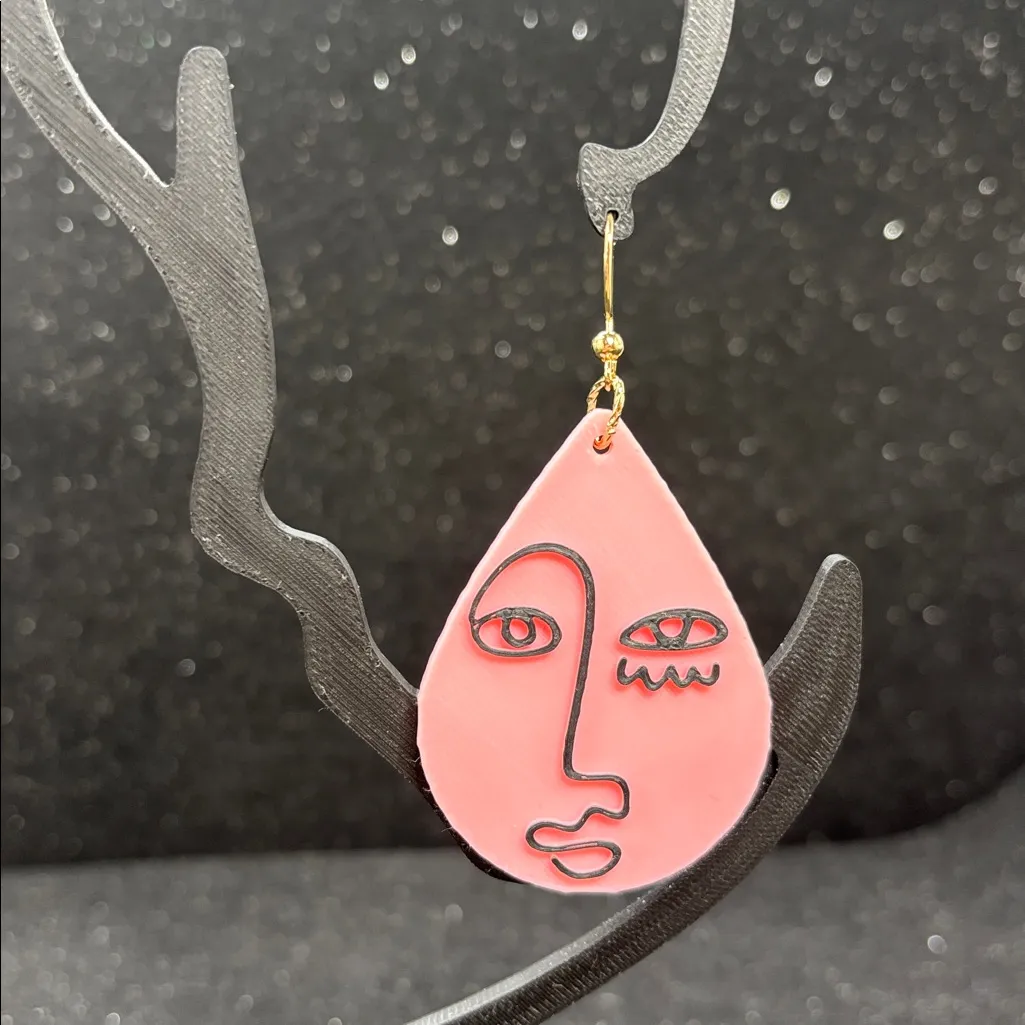 🎨✨ Abstract Picasso Teardrop Earrings | Gold Tone Accents 💛 Pink - Image 3
