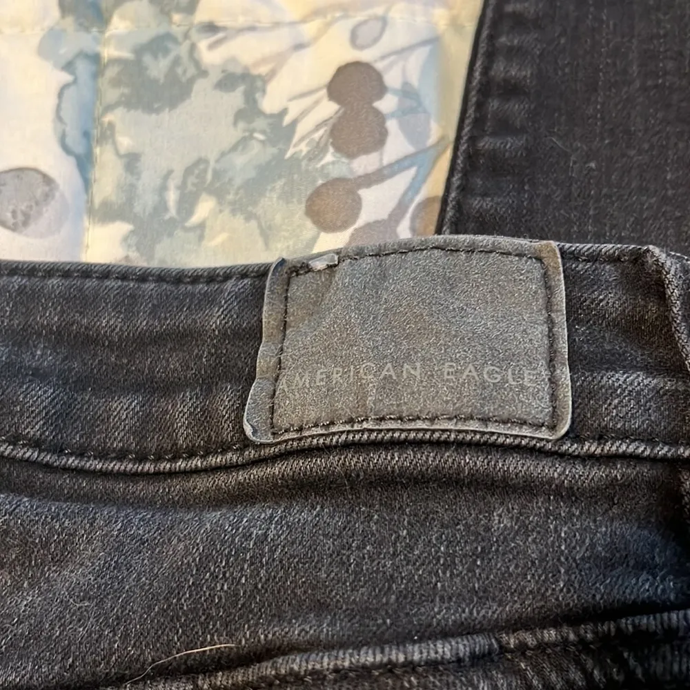 America Eagle Next Level Stretch Black Distressed Jeans Size 2 - Image 10