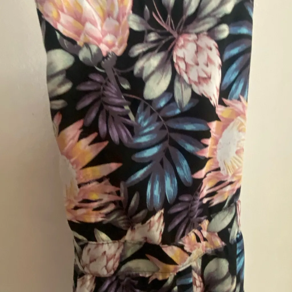 H&M Divided Womens Black Floral Romper Size 4 Pink Blue Flowers Waist 26” - Image 3