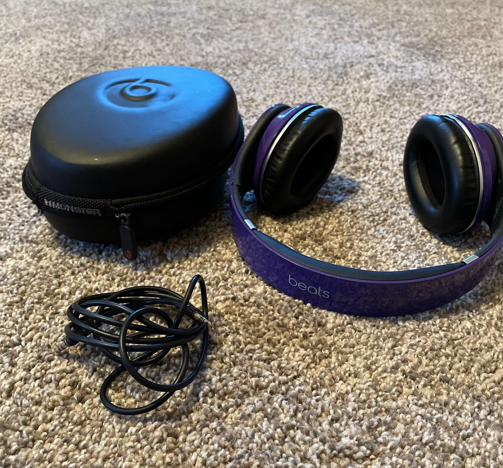 Beats by Dre Headphones - Image 2