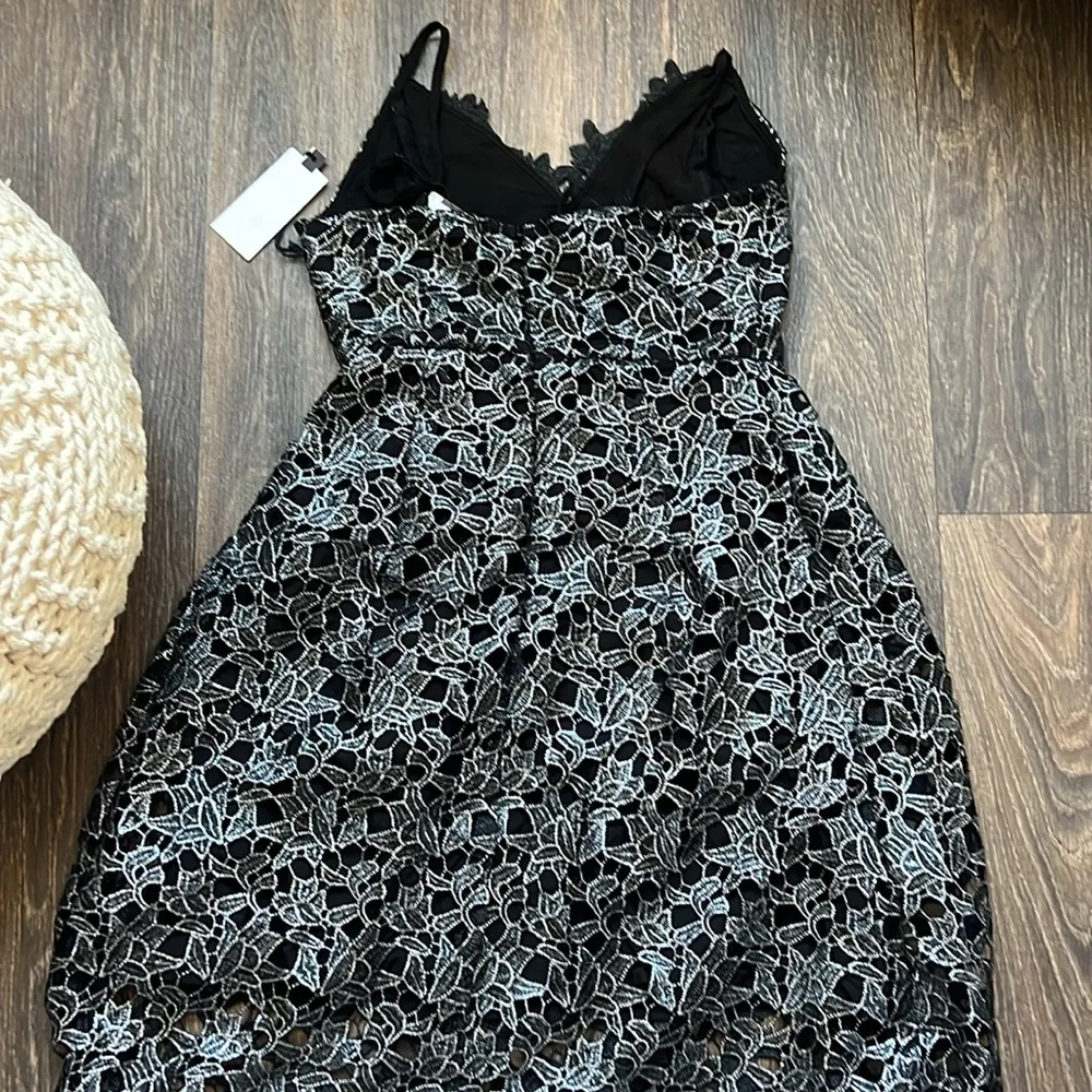 ASTR THE LABEL METALLIC DRESS - Image 6