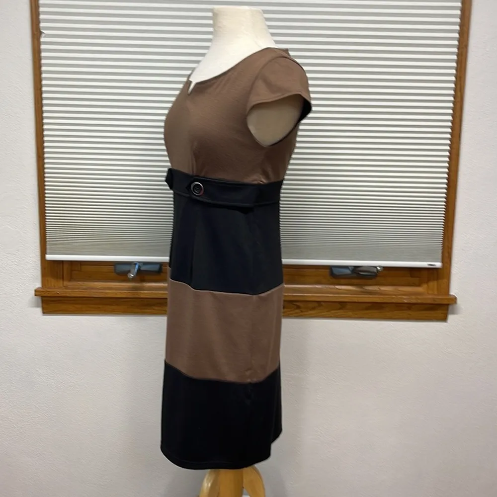 Liz Claiborne  Black and Brown Striped Ponte Empire Waist Career Dress Size 6 - Image 5