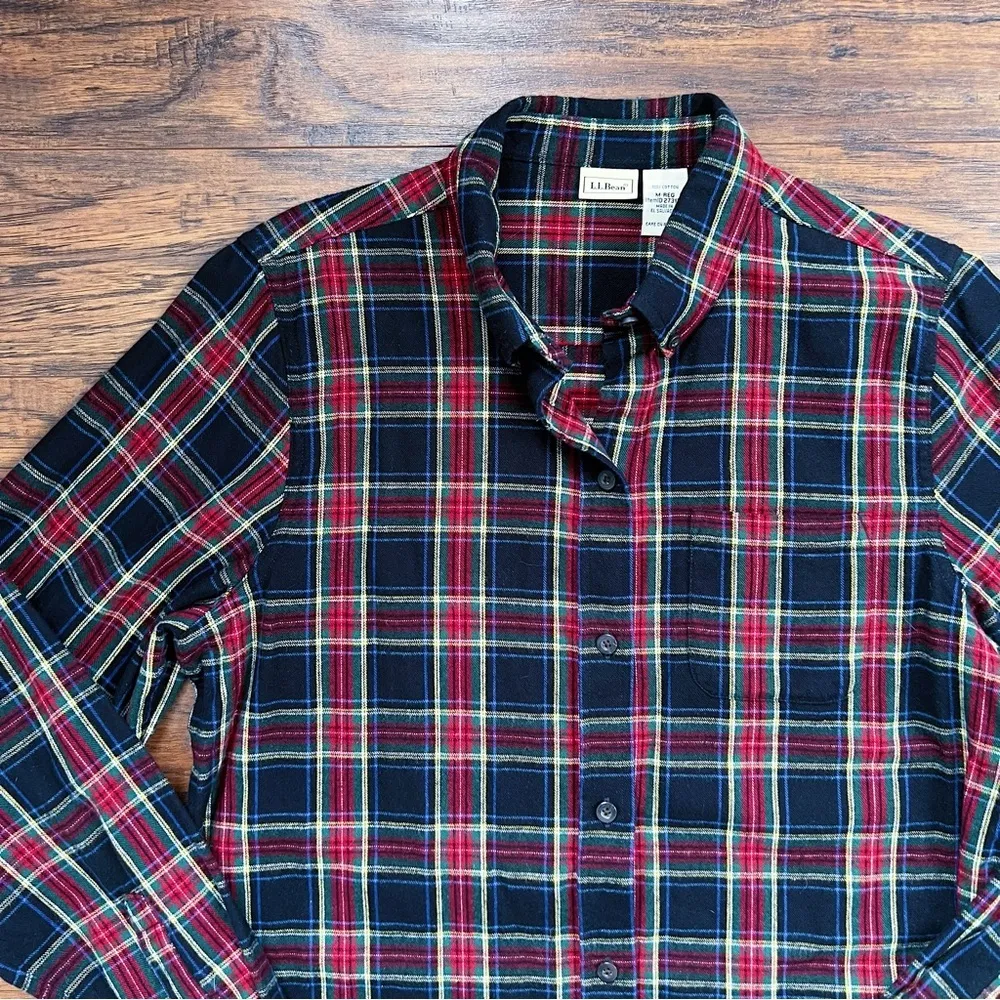LL Bean • Scotch Plaid Flannel Shirt Relaxed fit 273137 black tartan button down - Image 3