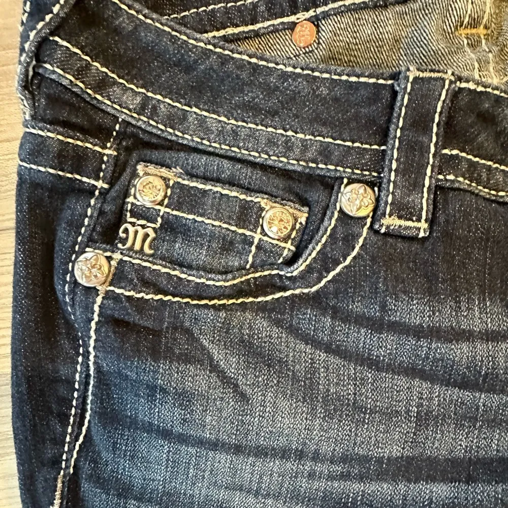 Miss Me Signature Boot Cut Crop Bling Jeans Dark Wash Size 27 - Image 5