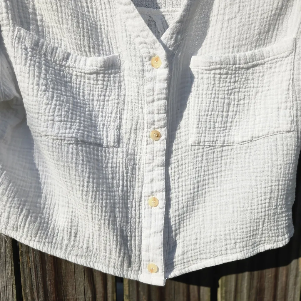 Love Notes button down crop top white gauze shirt S - Image 6