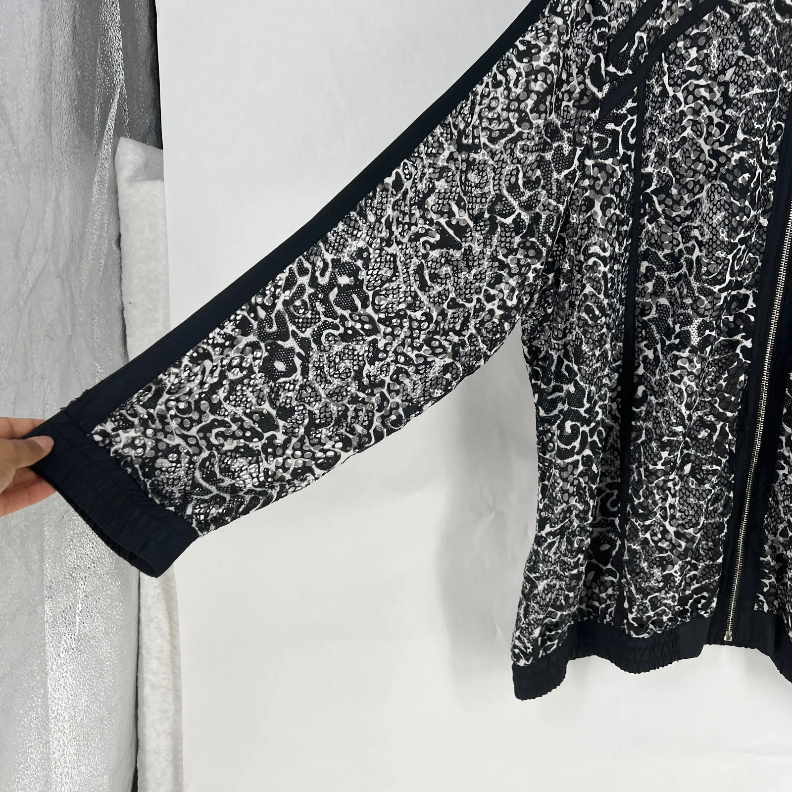 Avenue Sheer Bomber Jacket Womens 26/28 (3X) Black White Leopard Print Full Zip - Image 6