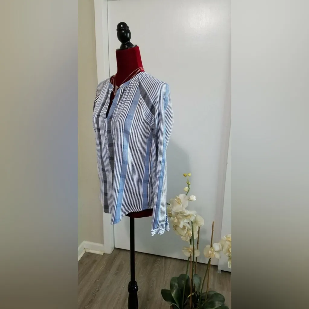 Lucky Brand women’s chambray long sleeve striped shirt - Image 5