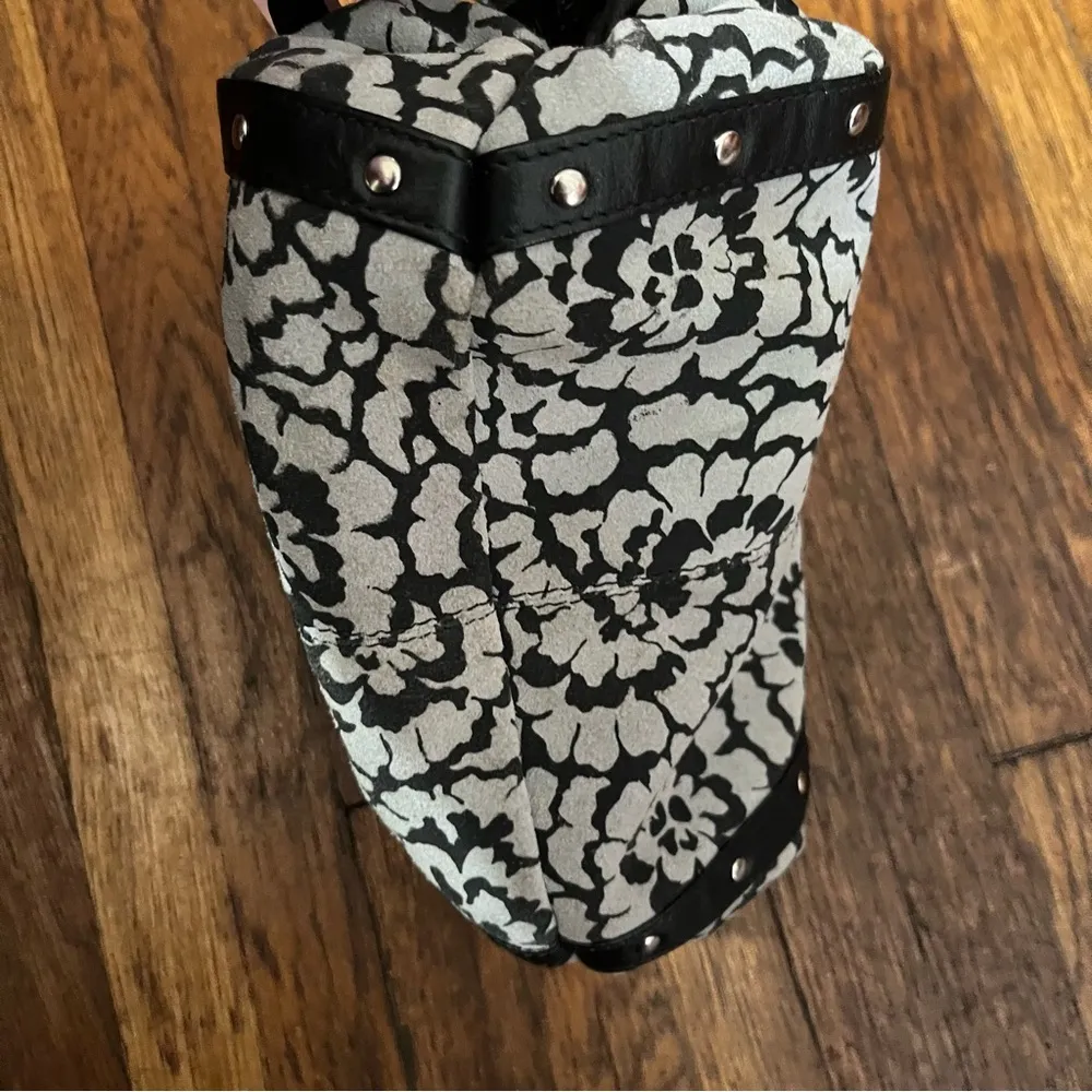 Small printed barrel bag/ purse with metal stud accents. Zipper closure. (Y2K) Black - Image 6