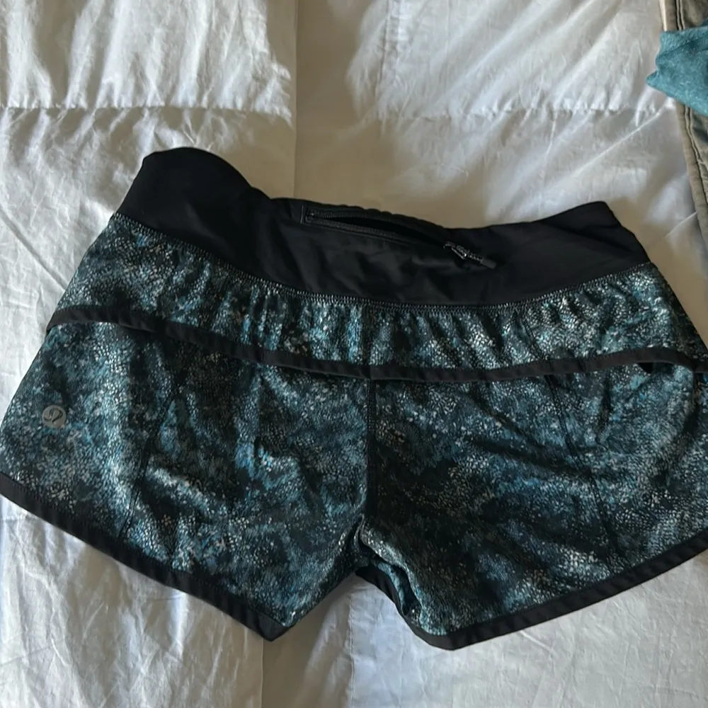 Lululemon shorts size 2 - Image 2