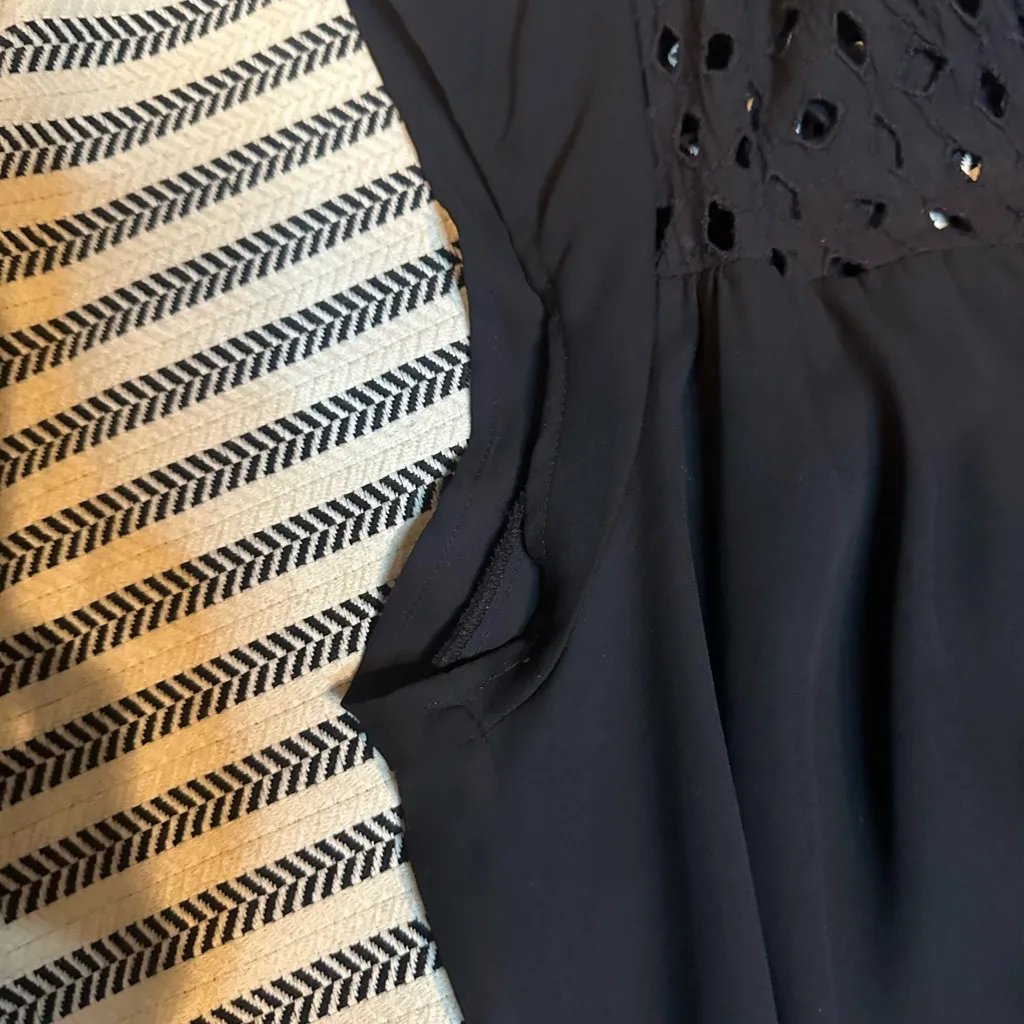 Daniel Rainn Elegant Black Sleeveless Top - Image 6