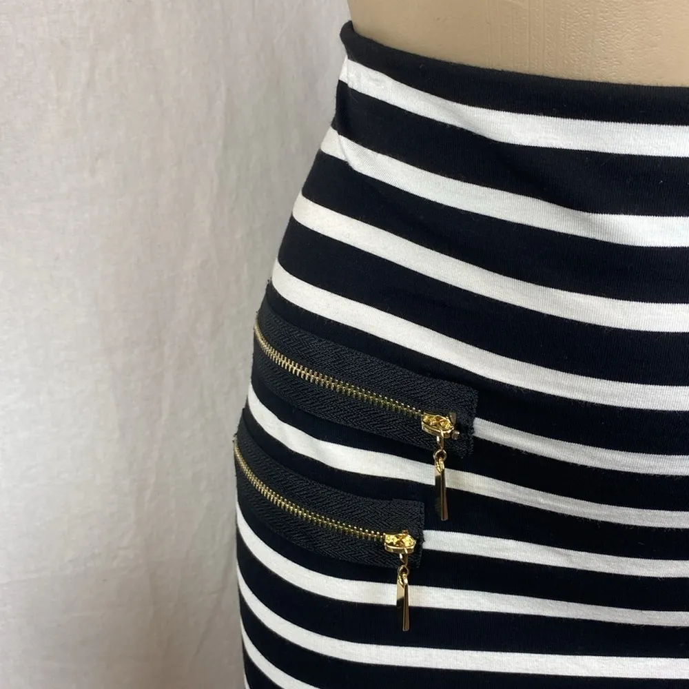 Joseph Ribkoff Black & White Striped Knee Length Zip Pocket Skirt 10 - Image 4