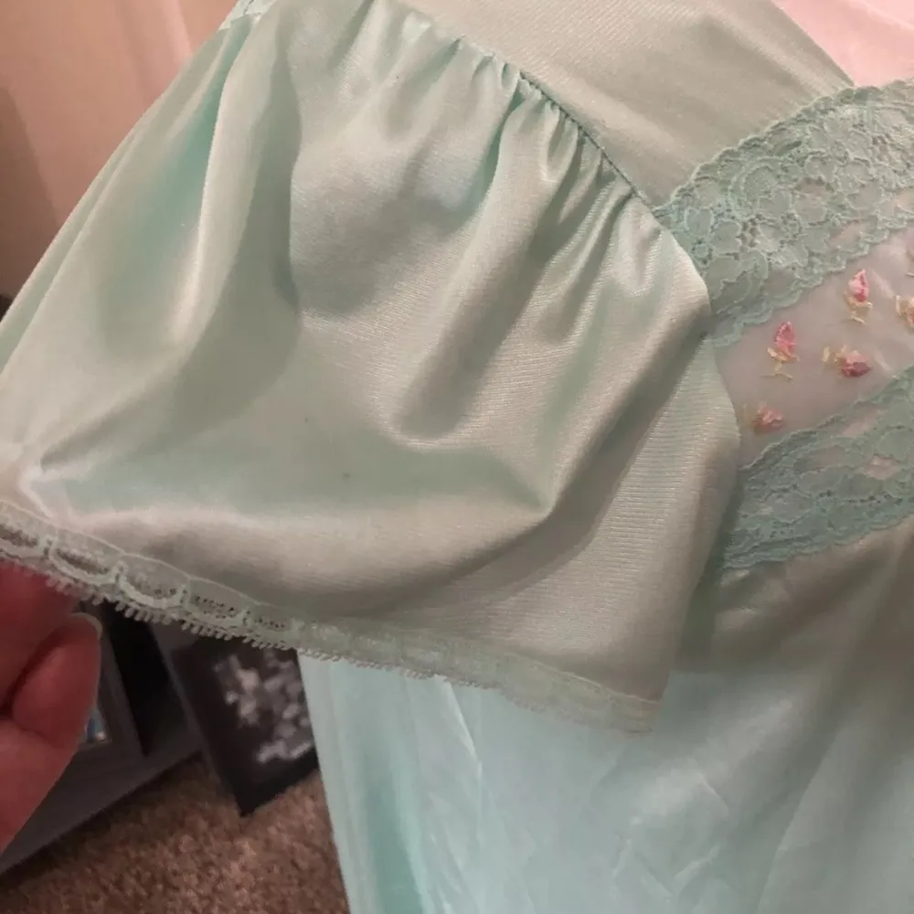 Vanity Fair Flower Lace Nightie Petite Rose Size Small Vintage Nightgown - Image 4