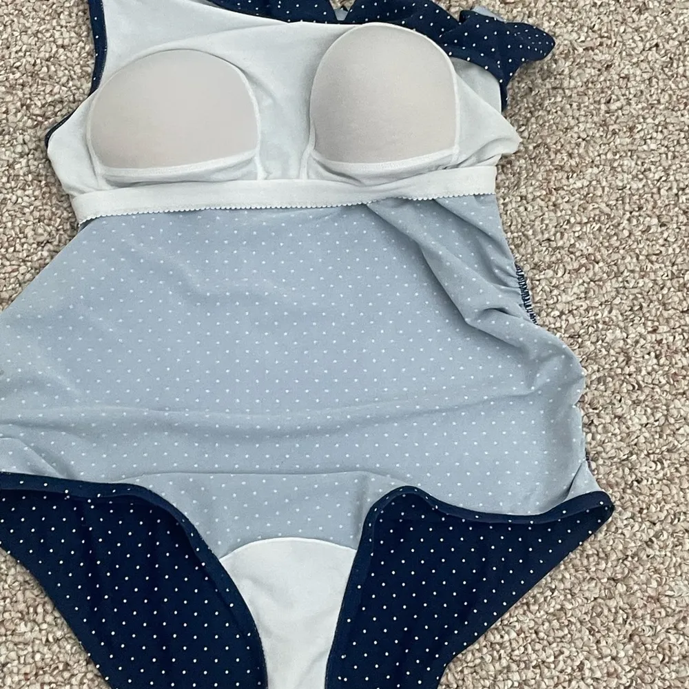 Maternity one piece swimsuit size small - Image 4