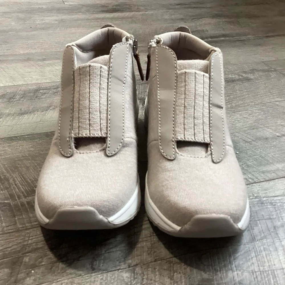 Ryka Gwyn Wedge Sneaker Size 6W - Image 2