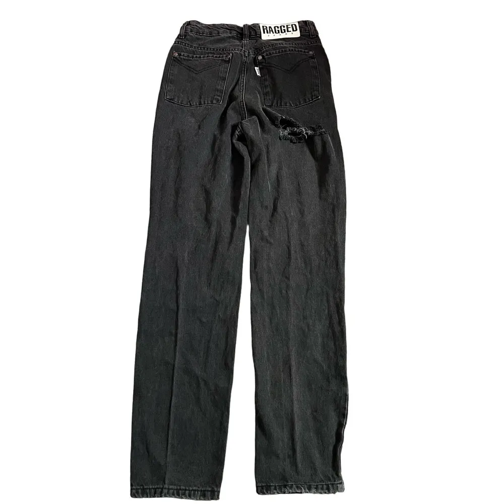 The Ragged Priest Butt Cut Mom Jean 26 Women’s Charcoal Black - Image 3