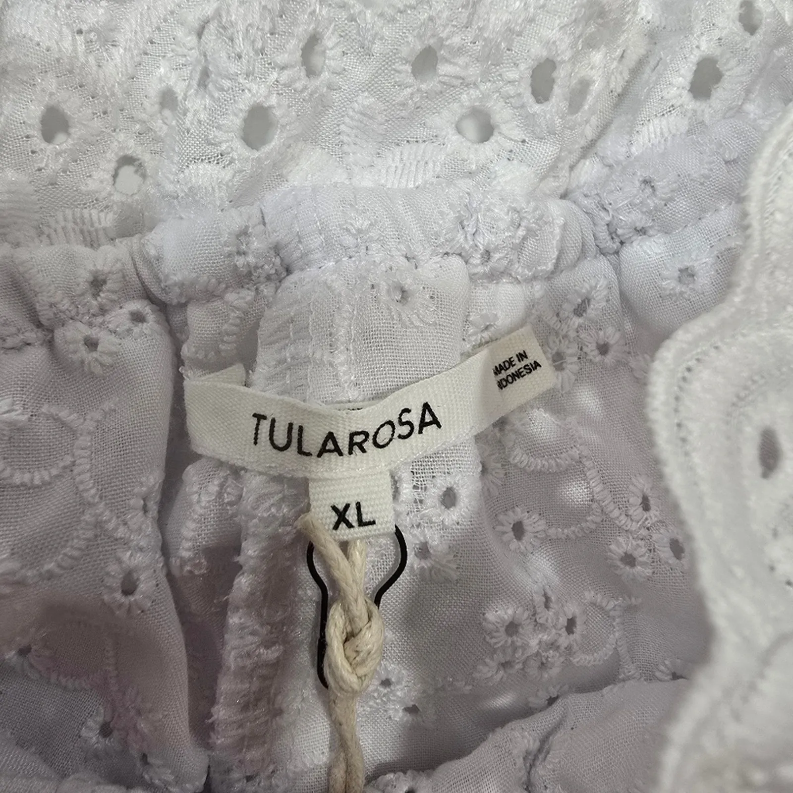 Tularosa  Ryse Short in White XL - Image 7