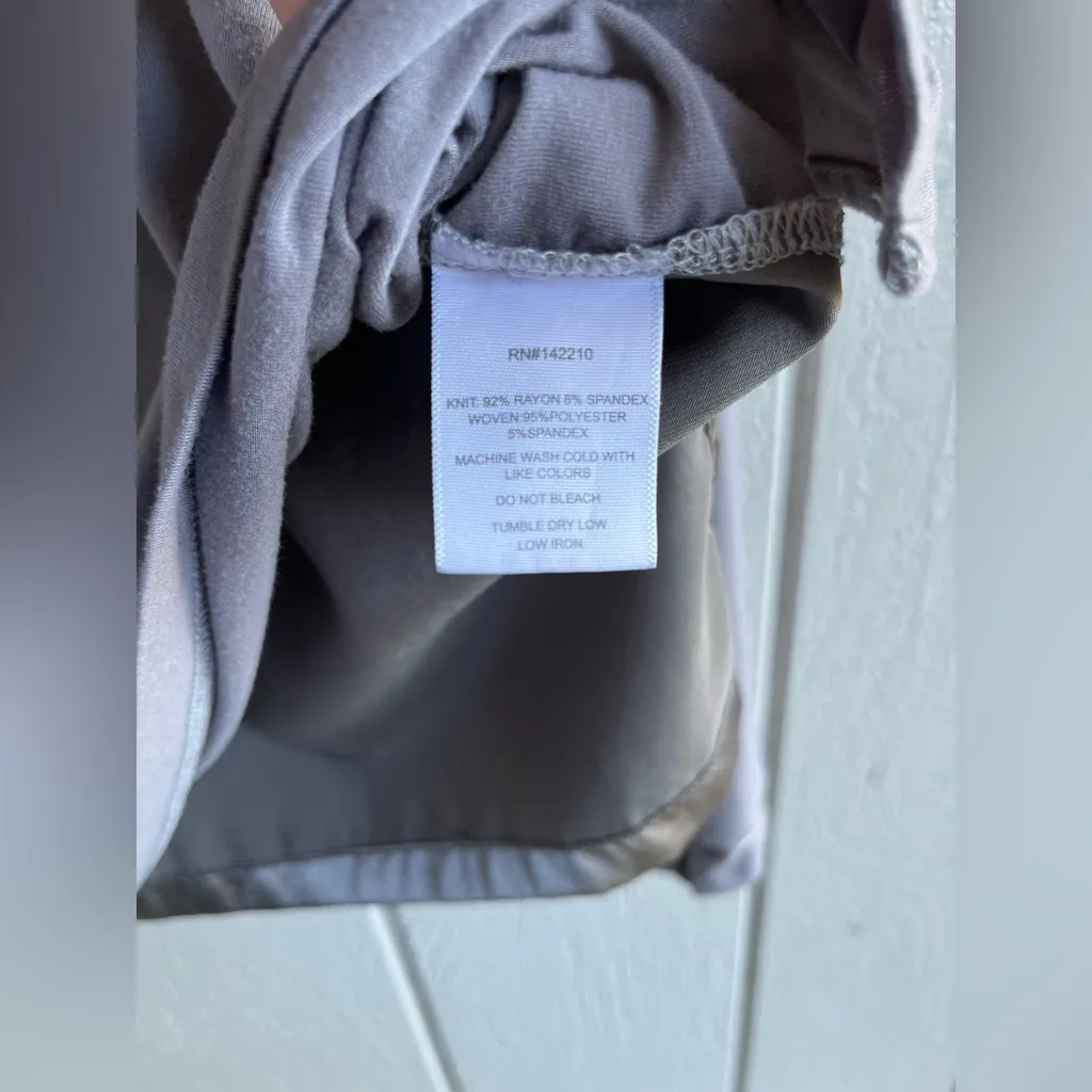 Mer•Sea Satin Back Long Sleeve Top – Gray | Size L Size L - Image 7