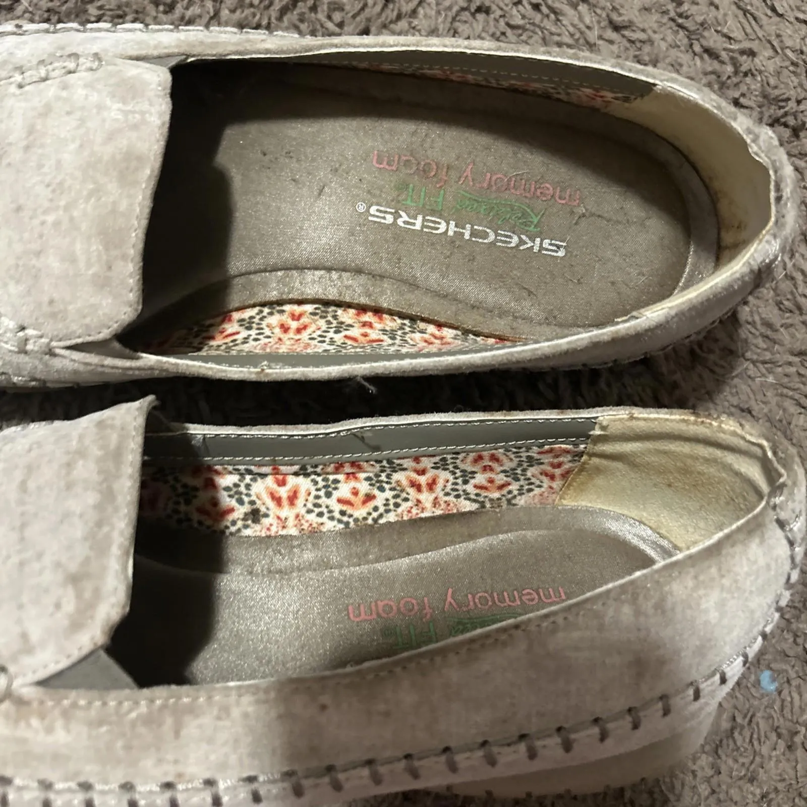 SKECHERS  Relaxed Fit Memory Foam Beige Suede Leather Loafers Women's Sz 9 Boho - Image 5