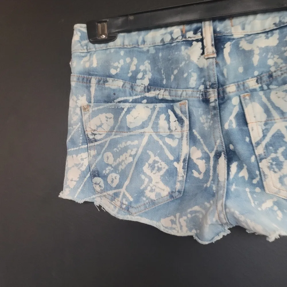 Free People Festive 5 Pocket Denim Cut Off Shorts 25 - Image 5