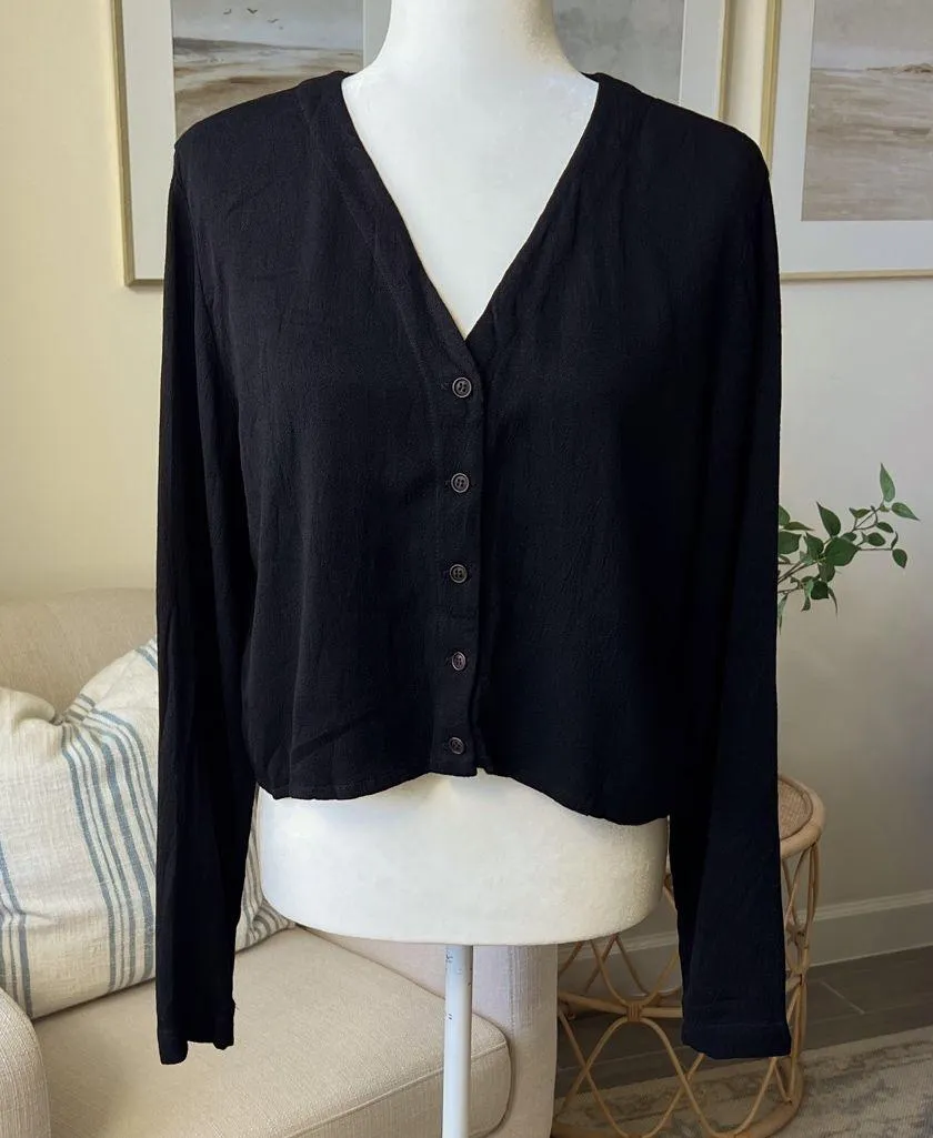 Vintage Johnny Was Long Sleeve Button Front V-Neck Cropped Black Blouse Large - Image 1