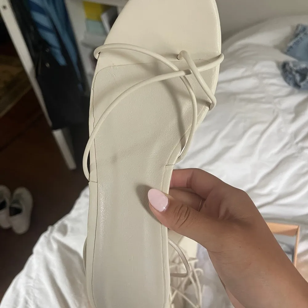 Billini Platform Heels Size 7 - Image 4