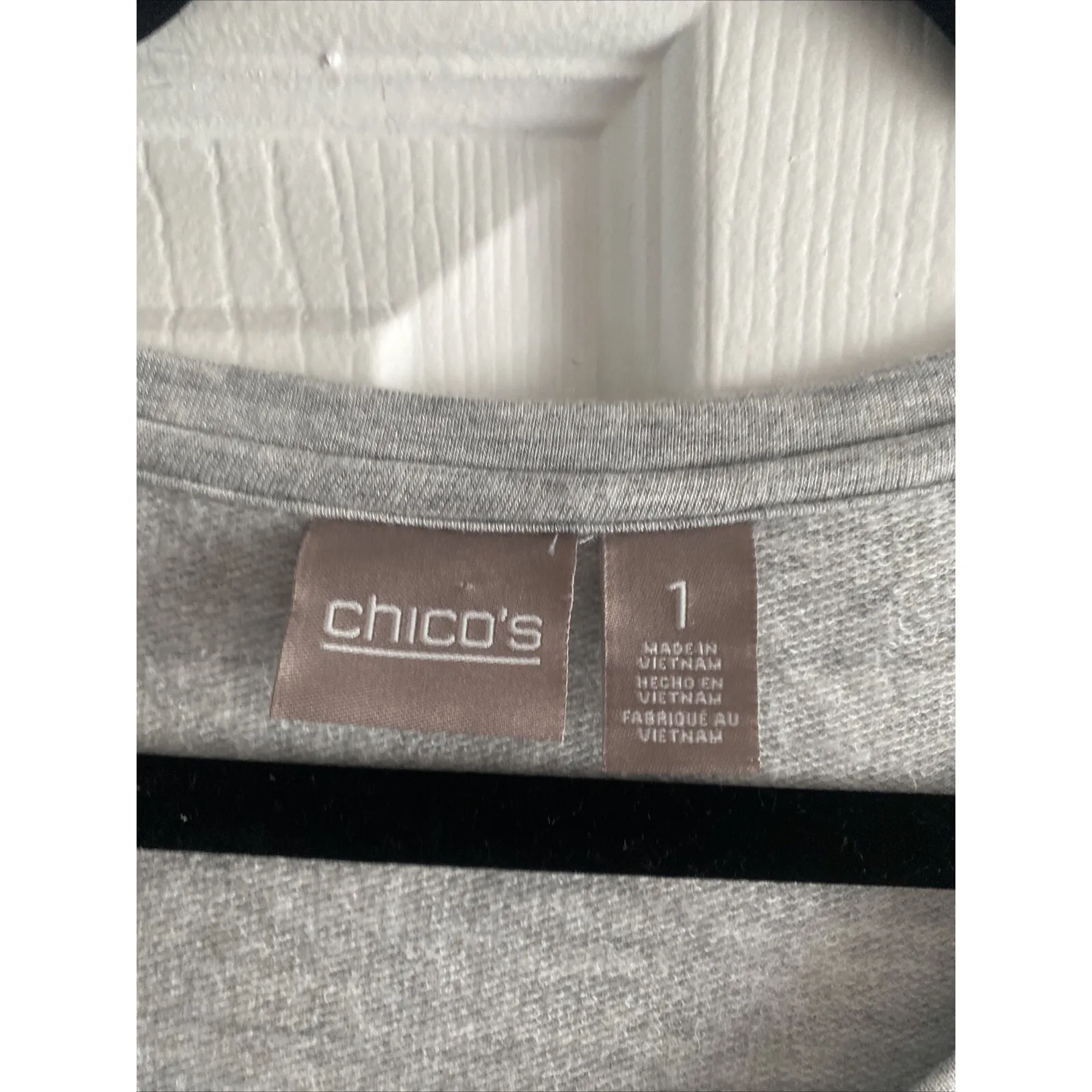 Chicos 1 Womens Gray V Neck Casual 3/4 Sleeve Top On The Go Travel Chic Light - Image 2