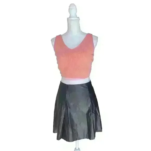 It’s NWT Woman’s Faux Leather Flared Y2K Retro Ballerina Mini Skirt Plus Size 3X Black - Image 2