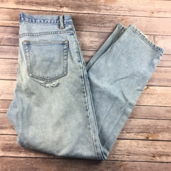 SEXY CHEEKY BUTT DISTRESSED RIPPED VINTAGE CHEROKEE LIGHT WASH RELAXED JEANS - Image 2