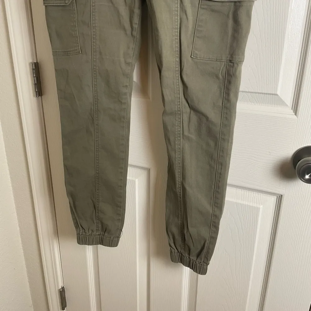 Women's Olive Cargo Jogger Pants Size 9/10 Green - Image 5