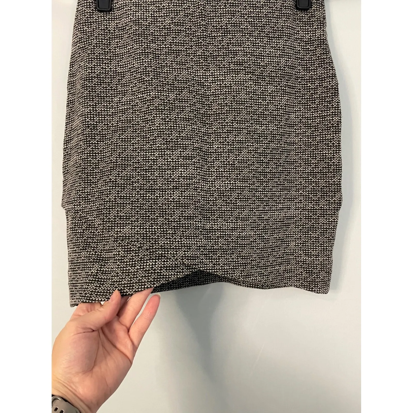 H&M Women's Textured‎ Knit Mini Skirt XS Black White Tweed Stretch Casual - Image 3