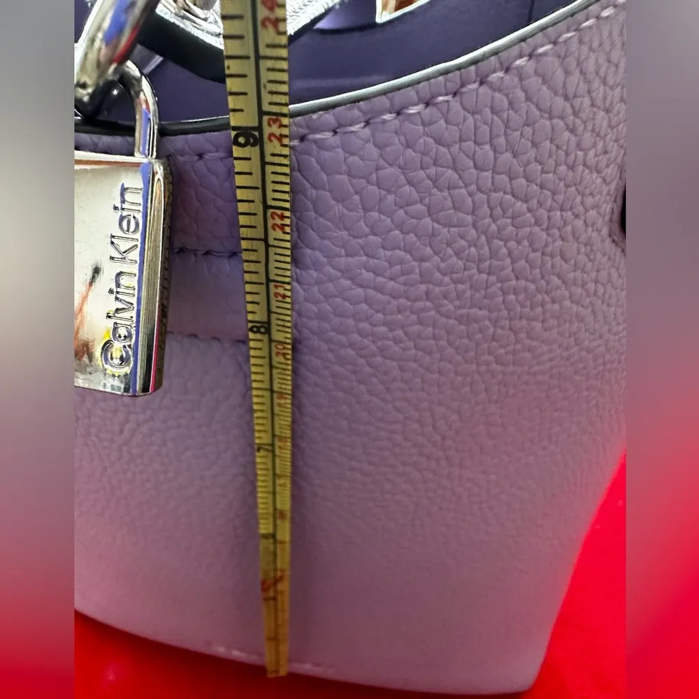 Calvin Klein NEW still had tag holder on it - Image 8