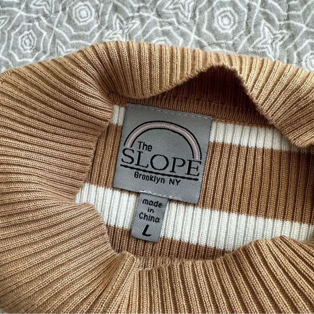 THE SLOPE Brooklyn NY Tan White Striped Cropped Rayon Blend Sweater Size L Size L - Image 3