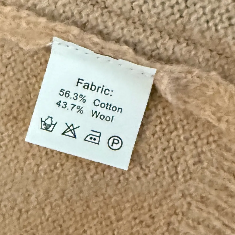 Women’s Pullover Oversized Wool Blend Fish Pattern Sweater Size OS Gold - Image 15