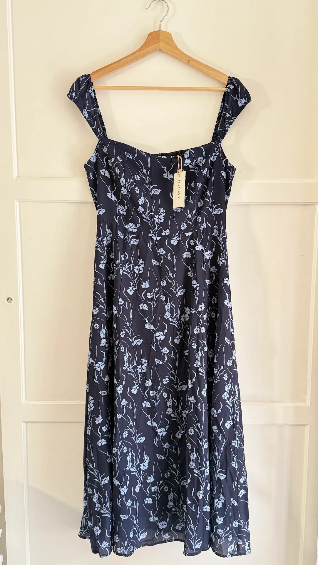 Rihoas Navy Floral Sweetheart Neck Midi Dress Blue - Image 9