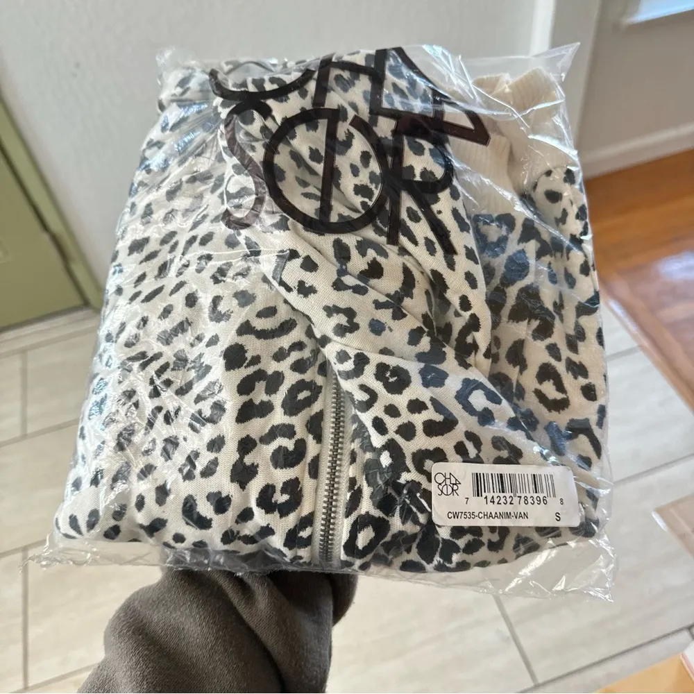 Chaser Black White Cheetah Print Zip Up Hoodie Small - Image 6