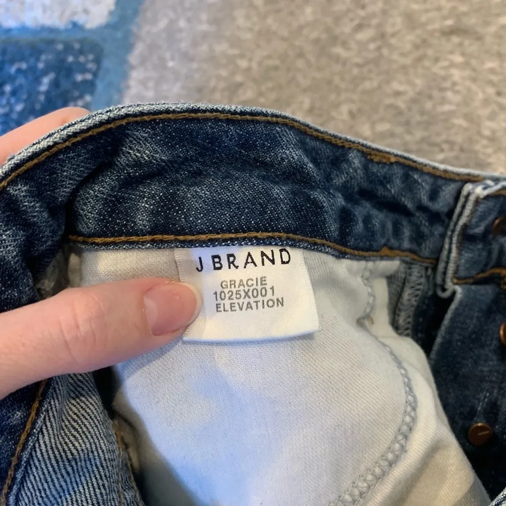 J Brand High Rise Gracie Distressed Jean Denim Shorts 26 - Image 10