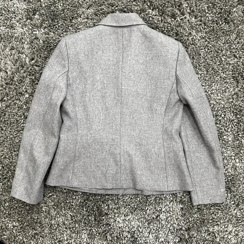 Le Suit Essentials Two Piece Pant Suit in Grey Marl, Size 4P​​​​​​​​ - Image 4