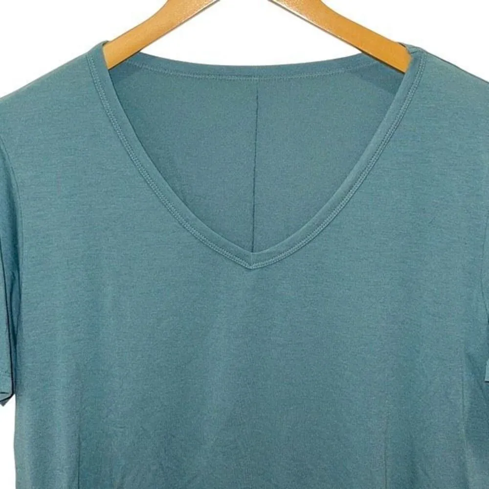 ALO Yoga Women's Green V-Neck Oversized Motion T-Shirt No Tag - Image 2