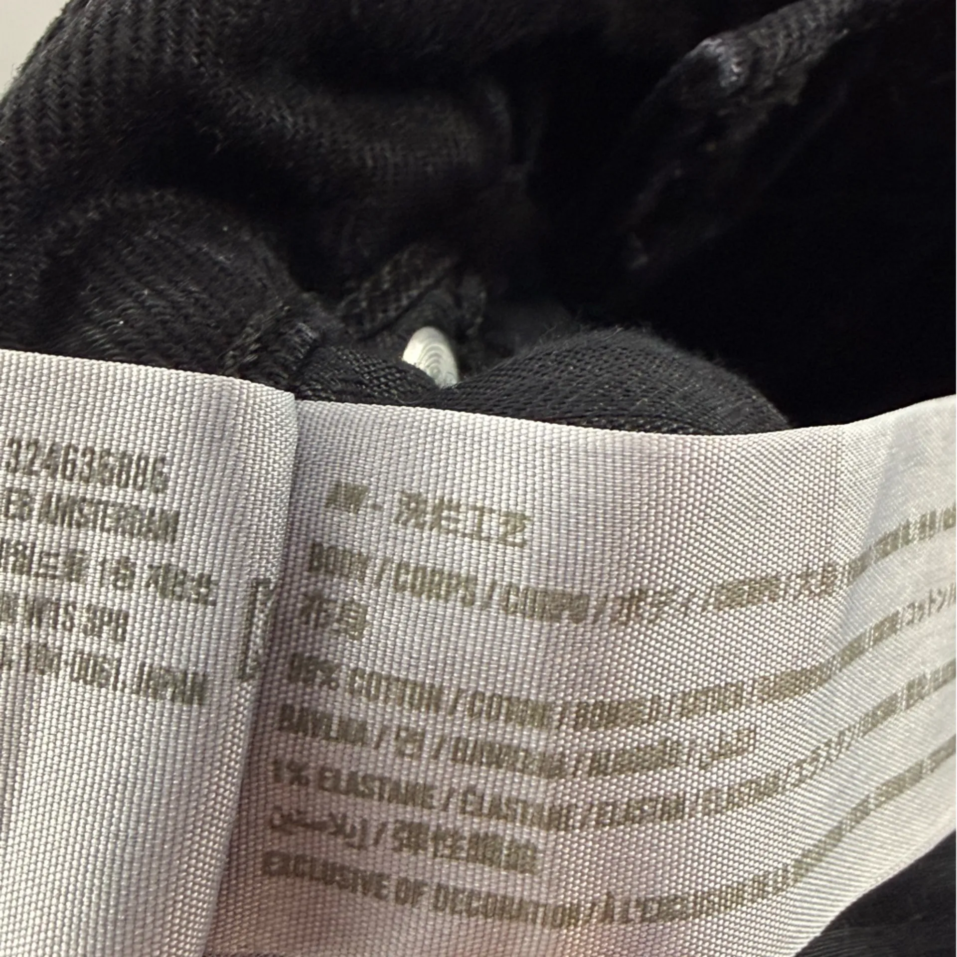 Abercrombie & Fitch Ultra High Rise 90s Straight Jean in Black Size 24 or 00 - Image 10